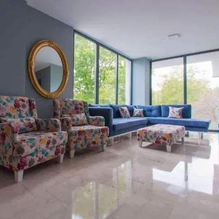 Room Room Motel מלון 3*