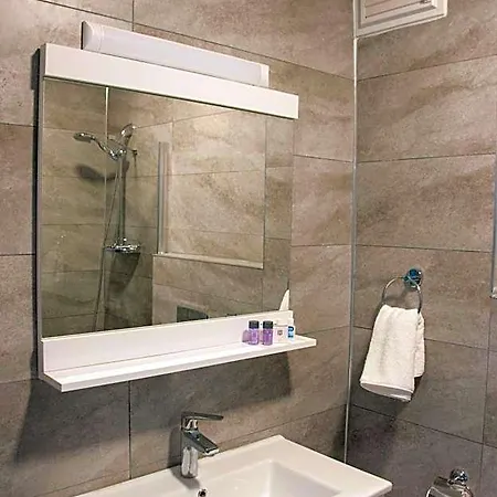 Room Room Motel Hotel 3*