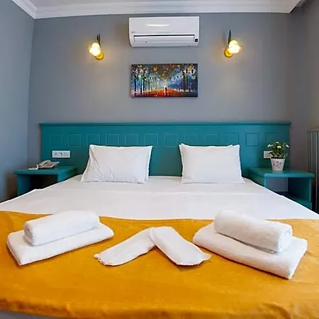 Room Room Motel 3*