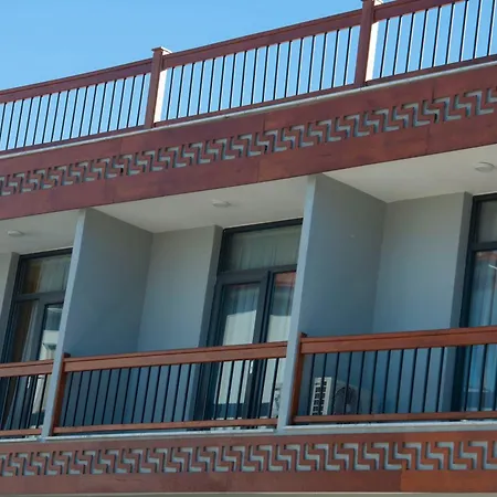 Room Room Motel מלון 3*