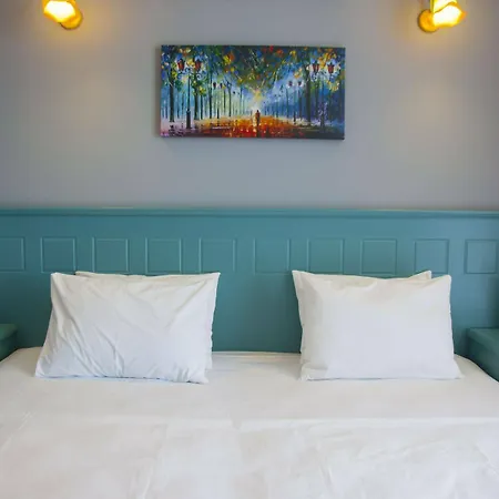 Room Room Motel Hotel