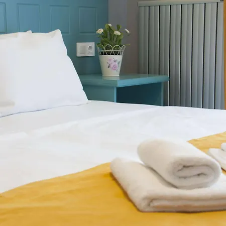 Room Room Motel 3*