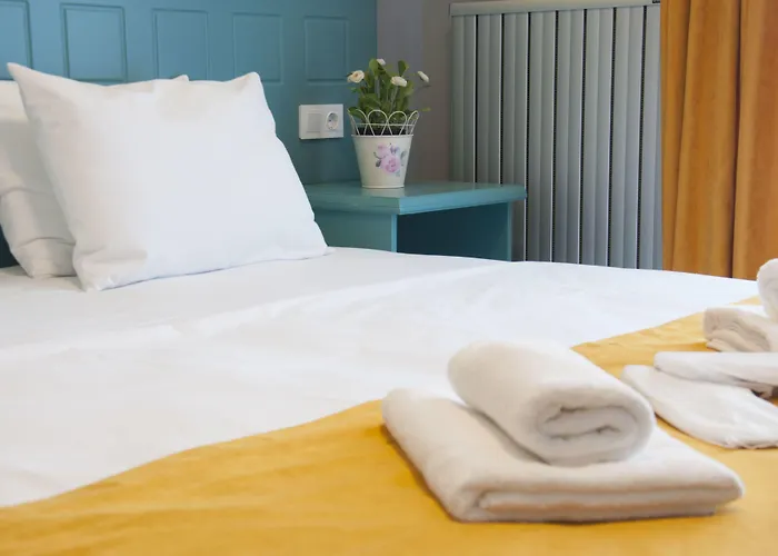 Room Room Motel Hotel