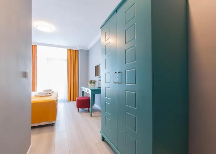 Room Room Motel Hotel